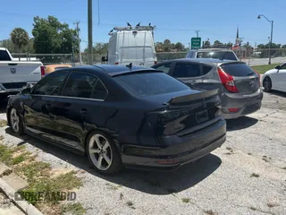 2017 Volkswagen Jetta GLI z VIN 3VW5T7AJ9HM330125, wystawiony jako Copart lot #57632155 z przebiegiem 103 949 mil mil oraz Czysty tytuł • Clean title. Historia ofert i sprzedaży dostępna na DreamBid. Obrazek 3.