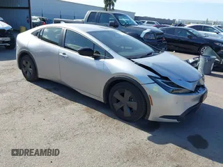 2024 Toyota Prius LE z VIN JTDACAAU8R3016221, wystawiony jako IAAI lot #42268447 z przebiegiem 29 860 mil mil oraz . Historia ofert i sprzedaży dostępna na DreamBid. Obrazek 1.