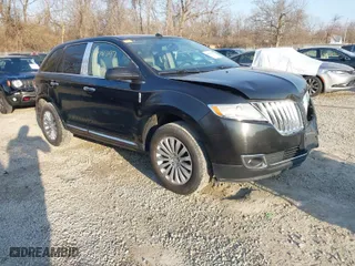 2011 Lincoln MKX with VIN 2LMDJ6JK5BBJ24235, listed as a IAAI auction lot 41781097 with 190,307 mi miles. Bid and sale history available at carsss.com. Image 1.