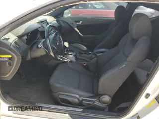 2013 Hyundai Genesis Coupe Premium z VIN KMHHT6KD7DU095728, wystawiony jako Copart lot #61264755 z przebiegiem 118 010 mil mil oraz Czysty tytuł • Clean title. Historia ofert i sprzedaży dostępna na DreamBid. Obrazek 7.