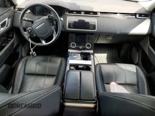 2018 Land Rover Range Rover Velar S z VIN SALYB2RN3JA732117, wystawiony jako Copart lot #58053655 z przebiegiem Nie podano mil oraz Czysty tytuł • Clean title. Historia ofert i sprzedaży dostępna na DreamBid. Obrazek 8.