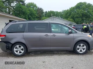 2014 Toyota Sienna LE AAS с VIN 5TDKK3DC8ES422689, выставлен на аукционе IAAI как лот 42306029 с пробегом 41 627 миль миль и . История ставок и продаж доступна на DreamBid. Изображение 13.