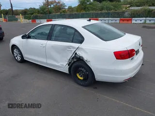 2012 Volkswagen Jetta SE z VIN 3VWDP7AJ7CM350057, wystawiony jako IAAI lot #42499732 z przebiegiem 92 203 mil mil oraz . Historia ofert i sprzedaży dostępna na DreamBid. Obrazek 3.