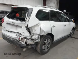 2019 Nissan Pathfinder SV with VIN 5N1DR2MN4KC597241, listed as a IAAI auction lot 41940164 with 137,016 mi miles and . Bid and sale history available at DreamBid. Image 4.
