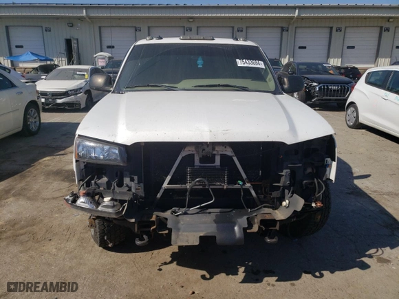 2003 Chevrolet Silverado 1500HD LS with VIN 1GCGK13U93F246110, listed as a Copart auction lot 75433684 with 217,800 mi miles and Salvage Title. Bid and sale history available at carsss.com. Image 5.