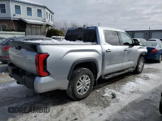 2022 Toyota Tundra 4WD SR5 with VIN 5TFLA5DB8NX049514, listed as a Copart auction lot 45870865 with 51,053 mi miles and Salvage Title. Bid and sale history available at carsss.com. Image 3.