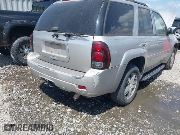 2006 Chevrolet TrailBlazer LS with VIN 1GNDS13S662165800, listed as a IAAI auction lot 42123948 with 270,074 mi miles and . Bid and sale history available at DreamBid. Image 6.