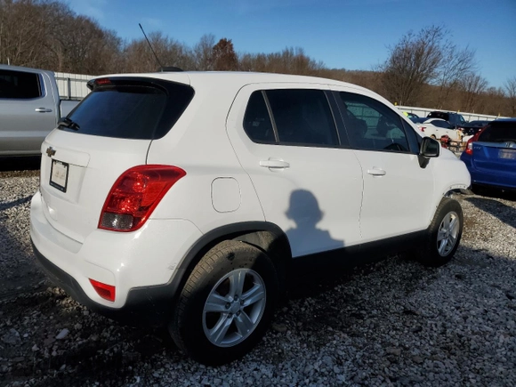 2019 Chevrolet Trax LS with VIN 3GNCJNSB6KL245341, listed as a Copart auction lot 85442734 with 85,000 mi miles and Salvage Title. Bid and sale history available at carsss.com. Image 3.