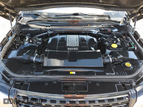 2014 Land Rover Range Rover Supercharged with VIN SALGS2TF3EA175762, listed as a Copart auction lot 46583085 with 97,321 mi miles and Clean title. Bid and sale history available at DreamBid. Image 12.