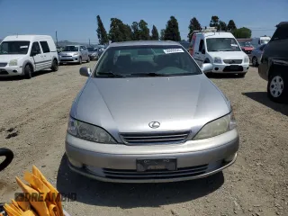 2000 Lexus ES 300 with VIN JT8BF28G3Y5084655, listed as a Copart auction lot 56600925 with 105,499 mi miles and Clean title. Bid and sale history available at DreamBid. Image 5.