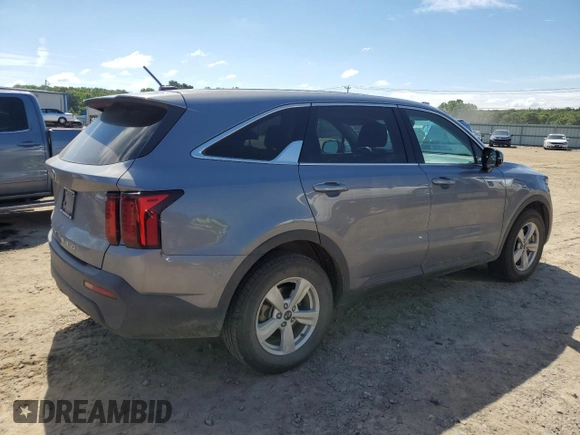 2021 Kia Sorento LX z VIN 5XYRG4LC3MG021795, wystawiony jako Copart lot #59050315 z przebiegiem 111 575 mil mil oraz Szkoda całkowita • Salvage title. Historia ofert i sprzedaży dostępna na DreamBid. Obrazek 3.