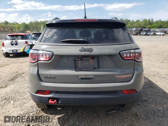 2019 Jeep Compass Trailhawk z VIN 3C4NJDDB3KT704317, wystawiony jako Copart lot #57116635 z przebiegiem 43 323 mil mil oraz Szkoda całkowita • Salvage title. Historia ofert i sprzedaży dostępna na DreamBid. Obrazek 6.