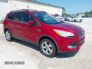 2013 Ford Escape SE with VIN 1FMCU0GX6DUB30766, listed as a IAAI auction lot 42140087 with 200,188 mi miles and . Bid and sale history available at carsss.com. Image 1.
