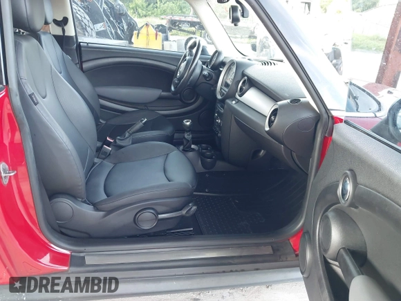 2011 MINI Hardtop with VIN WMWSU3C57BT184132, listed as a IAAI auction lot 42424168 with 65,985 mi miles and . Bid and sale history available at DreamBid. Image 5.