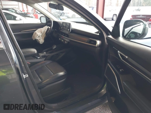 2020 Kia Telluride LX z VIN 5XYP2DHC4LG012987, wystawiony jako IAAI lot #41061331 z przebiegiem 93 414 mil mil oraz . Historia ofert i sprzedaży dostępna na DreamBid. Obrazek 5.