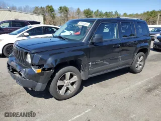 2016 Jeep Patriot Latitude with VIN 1C4NJRFB7GD725775, listed as a Copart auction lot 51952525 with 197,121 mi miles and Salvage Title. Bid and sale history available at carsss.com. Image 1.