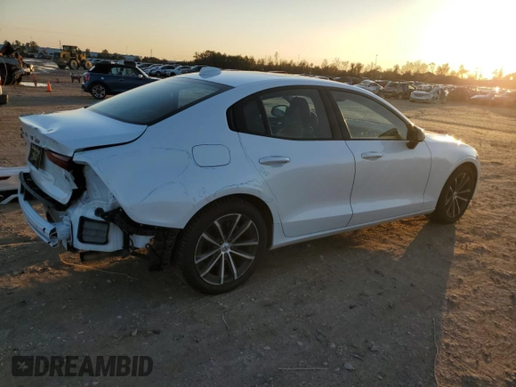 2021 Volvo S60 Momentum with VIN 7JR102FZ0MG118375, listed as a Copart auction lot 84476714 with 37,168 mi miles and Salvage Title. Bid and sale history available at carsss.com. Image 3.