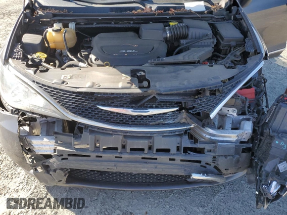 2017 Chrysler Pacifica Touring L z VIN 2C4RC1BG7HR598703, wystawiony jako Copart lot #52898815 z przebiegiem 106 720 mil mil oraz Szkoda całkowita • Salvage title. Historia ofert i sprzedaży dostępna na DreamBid. Obrazek 12.