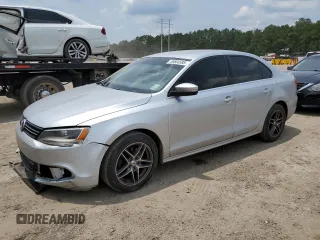 2013 Volkswagen Jetta SE z VIN 3VWDP7AJ4DM216057, wystawiony jako Copart lot #59504595 z przebiegiem 178 366 mil mil oraz Szkoda całkowita • Salvage title. Historia ofert i sprzedaży dostępna na DreamBid. Obrazek 1.