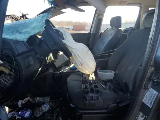 2005 Mitsubishi Endeavor LS with VIN 4A4MN21S95E065592, listed as a Copart auction lot 46726875 with 0 mi miles and Salvage Title. Bid and sale history available at carsss.com. Image 7.