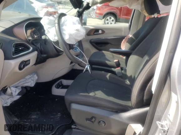 2017 Chrysler Pacifica Touring with VIN 2C4RC1DG2HR676477, listed as a Copart auction lot 49493855 with 35,482 mi miles and Salvage Title. Bid and sale history available at DreamBid. Image 7.