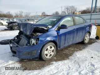 2013 Chevrolet Sonic LS z VIN 1G1JA5SH2D4195611, wystawiony jako Copart lot #45162015 z przebiegiem Nie podano mil oraz Szkoda całkowita • Salvage title. Historia ofert i sprzedaży dostępna na DreamBid. Obrazek 1.