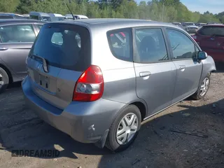 2008 Honda Fit z VIN JHMGD38458S068675, wystawiony jako IAAI lot #42240978 z przebiegiem 117 092 mil mil oraz . Historia ofert i sprzedaży dostępna na DreamBid. Obrazek 4.