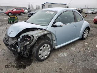 2010 Volkswagen New Beetle Coupe with VIN 3VWPG3AG3AM015577, listed as a Copart auction lot 88256015 with 83,600 mi miles and Salvage Title. Bid and sale history available at carsss.com. Image 1.