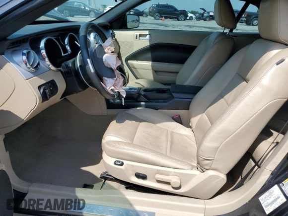2008 Ford Mustang Deluxe with VIN 1ZVHT84N485132379, listed as a Copart auction lot 55157085 with 102,490 mi miles and Salvage title. Bid and sale history available at DreamBid. Image 7.