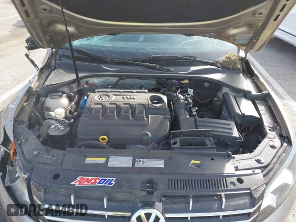 2015 Volkswagen Passat 2.0L TDI SEL Premium with VIN 1VWCV7A38FC022252, listed as a IAAI auction lot 41833398 with 131,411 mi miles. Bid and sale history available at carsss.com. Image 10.