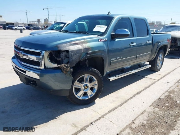 2010 Chevrolet Silverado 1500 LT with VIN 3GCRKSE33AG251396, listed as a IAAI auction lot 41773362 with 176,979 mi miles. Bid and sale history available at carsss.com. Image 2.