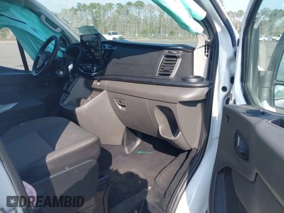 2024 Ford Transit Passenger XL z VIN 1FBAX2YGXRKA28228, wystawiony jako IAAI lot #41557793 z przebiegiem 32 264 mil mil oraz . Historia ofert i sprzedaży dostępna na DreamBid. Obrazek 5.