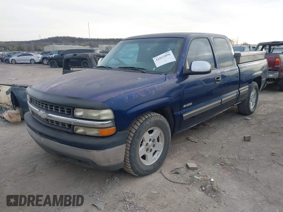 2000 Chevrolet Silverado 1500 LS with VIN 2GCEC19T5Y1385913, listed as a IAAI auction lot 41823096 with 248,219 mi miles. Bid and sale history available at carsss.com. Image 2.