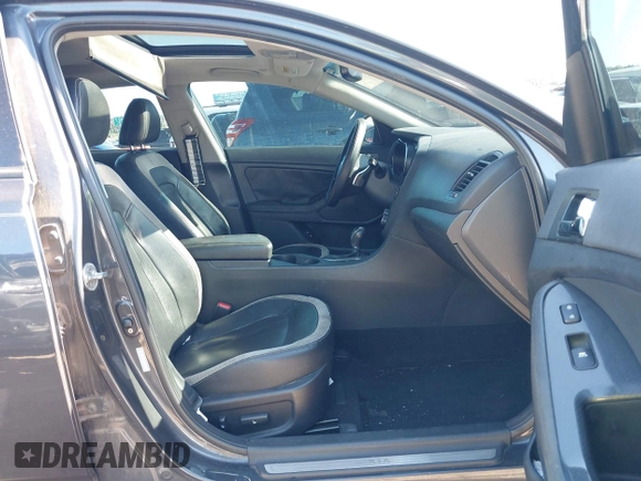 2011 Kia Optima SX z VIN KNAGR4A60B5126988, wystawiony jako IAAI lot #42313244 z przebiegiem 152 661 mil mil oraz . Historia ofert i sprzedaży dostępna na DreamBid. Obrazek 5.