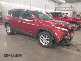 2016 Jeep Cherokee Latitude z VIN 1C4PJMCS7GW104458, wystawiony jako IAAI lot #42112371 z przebiegiem 99 723 mil mil oraz . Historia ofert i sprzedaży dostępna na DreamBid. Obrazek 1.