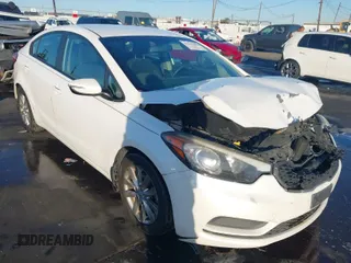 2015 Kia Forte LX with VIN KNAFX4A67F5390457, listed as a IAAI auction lot 41337643 with 87,673 mi miles. Bid and sale history available at carsss.com. Image 1.