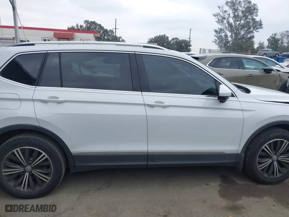 2018 Volkswagen Tiguan SEL with VIN 3VV3B7AX9JM090342, listed as a IAAI auction lot 41895823 with 98,400 mi miles. Bid and sale history available at carsss.com. Image 13.