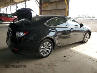 2013 Lexus ES 300h z VIN JTHBW1GG0D2015445, wystawiony jako Copart lot #56705365 z przebiegiem 118 446 mil mil oraz Szkoda całkowita • Salvage title. Historia ofert i sprzedaży dostępna na DreamBid. Obrazek 3.