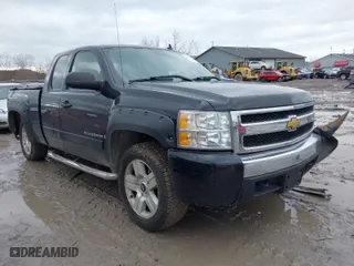 2008 Chevrolet Silverado 1500 LT w/1LT with VIN 2GCEK19J281268775, listed as a IAAI auction lot 41747944 with NaN miles. Bid and sale history available at carsss.com. Image 1.