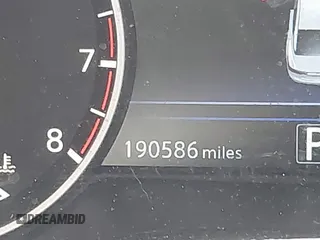 2016 Nissan Maxima SR z VIN 1N4AA6AP8GC417901, wystawiony jako IAAI lot #42328746 z przebiegiem 190 586 mil mil oraz . Historia ofert i sprzedaży dostępna na DreamBid. Obrazek 16.