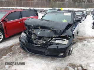 2011 BMW 3 Series 328i xDrive z VIN WBAPK5G50BNN30740, wystawiony jako IAAI lot #41680514 z przebiegiem 117 566 mil mil oraz . Historia ofert i sprzedaży dostępna na DreamBid. Obrazek 6.