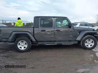 2021 Jeep Gladiator Willys with VIN 1C6HJTAGXML502037, listed as a IAAI auction lot 41225448 with 53,154 mi miles and . Bid and sale history available at carsss.com. Image 14.