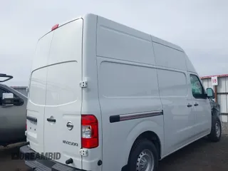 2021 Nissan NV Cargo SV z VIN 1N6BF0LY8MN809146, wystawiony jako IAAI lot #42005532 z przebiegiem 31 869 mil mil oraz . Historia ofert i sprzedaży dostępna na DreamBid. Obrazek 4.