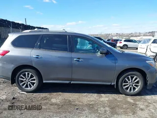 2016 Nissan Pathfinder S with VIN 5N1AR2MM1GC637454, listed as a IAAI auction lot 41640789 with 133,016 mi miles. Bid and sale history available at carsss.com. Image 13.