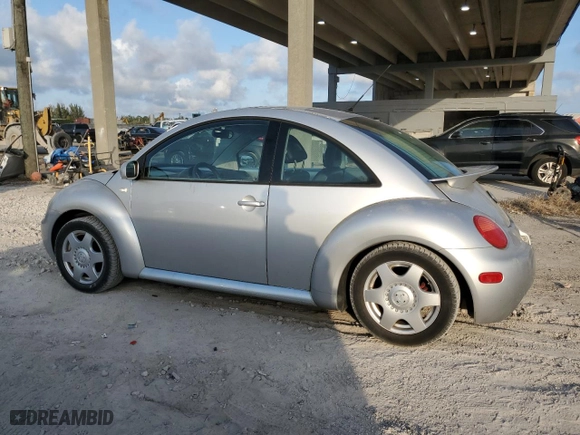 2001 Volkswagen New Beetle GLS with VIN 3VWCK21C51M453733, listed as a Copart auction lot 42855835 with 29,310 mi miles and Clean Title. Bid and sale history available at carsss.com. Image 2.
