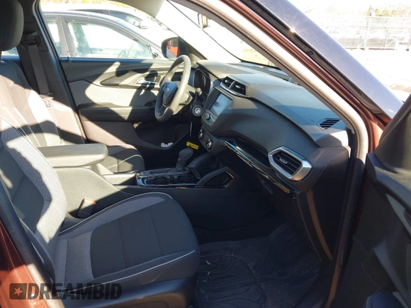 2022 Chevrolet TrailBlazer LS with VIN KL79MNSL2NB014152, listed as a IAAI auction lot 41737751 with 40,816 mi miles. Bid and sale history available at carsss.com. Image 5.
