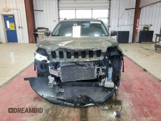 2020 Jeep Cherokee Altitude z VIN 1C4PJMLX0LD647894, wystawiony jako Copart lot #51682485 z przebiegiem 55 870 mil mil oraz Szkoda całkowita • Salvage title. Historia ofert i sprzedaży dostępna na DreamBid. Obrazek 5.