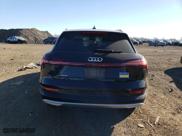 2019 Audi e-tron Prestige with VIN WA1VAAGE1KB010323, listed as a Copart auction lot 68242952 with 27,138 mi miles. Bid and sale history available at carsss.com. Image 6.