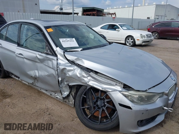 2012 BMW 3 Series 328i z VIN WBA3A5C5XCF256465, wystawiony jako IAAI lot #42225222 z przebiegiem 162 293 mil mil oraz . Historia ofert i sprzedaży dostępna na DreamBid. Obrazek 6.
