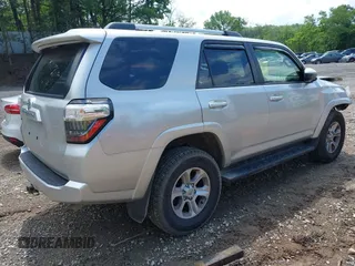 2022 Toyota 4Runner SR5 with VIN JTEMU5JR0N6000953, listed as a IAAI auction lot 42550206 with 73,088 mi miles and . Bid and sale history available at DreamBid. Image 4.